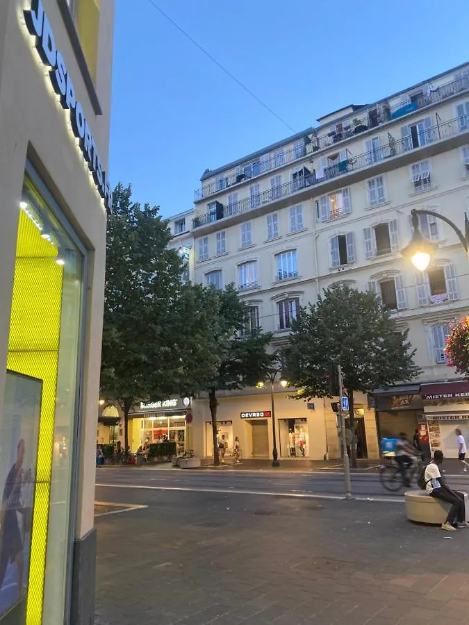 Apartment Studio Sur Avenue Jean Medecin A Nice