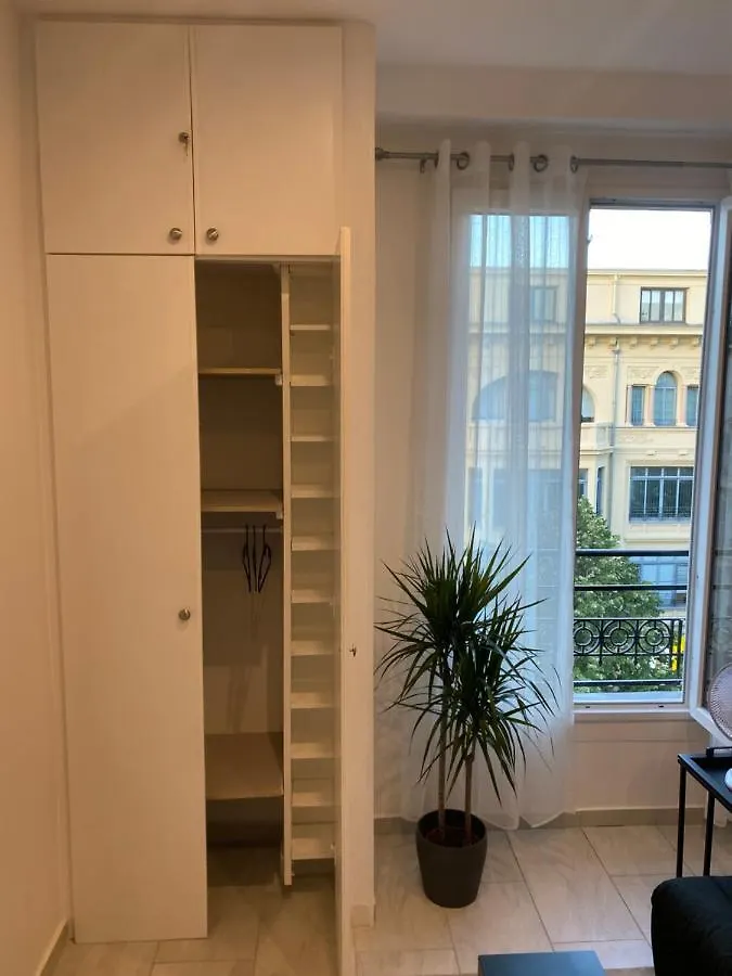 Apartment Studio Sur Avenue Jean Medecin A Nice